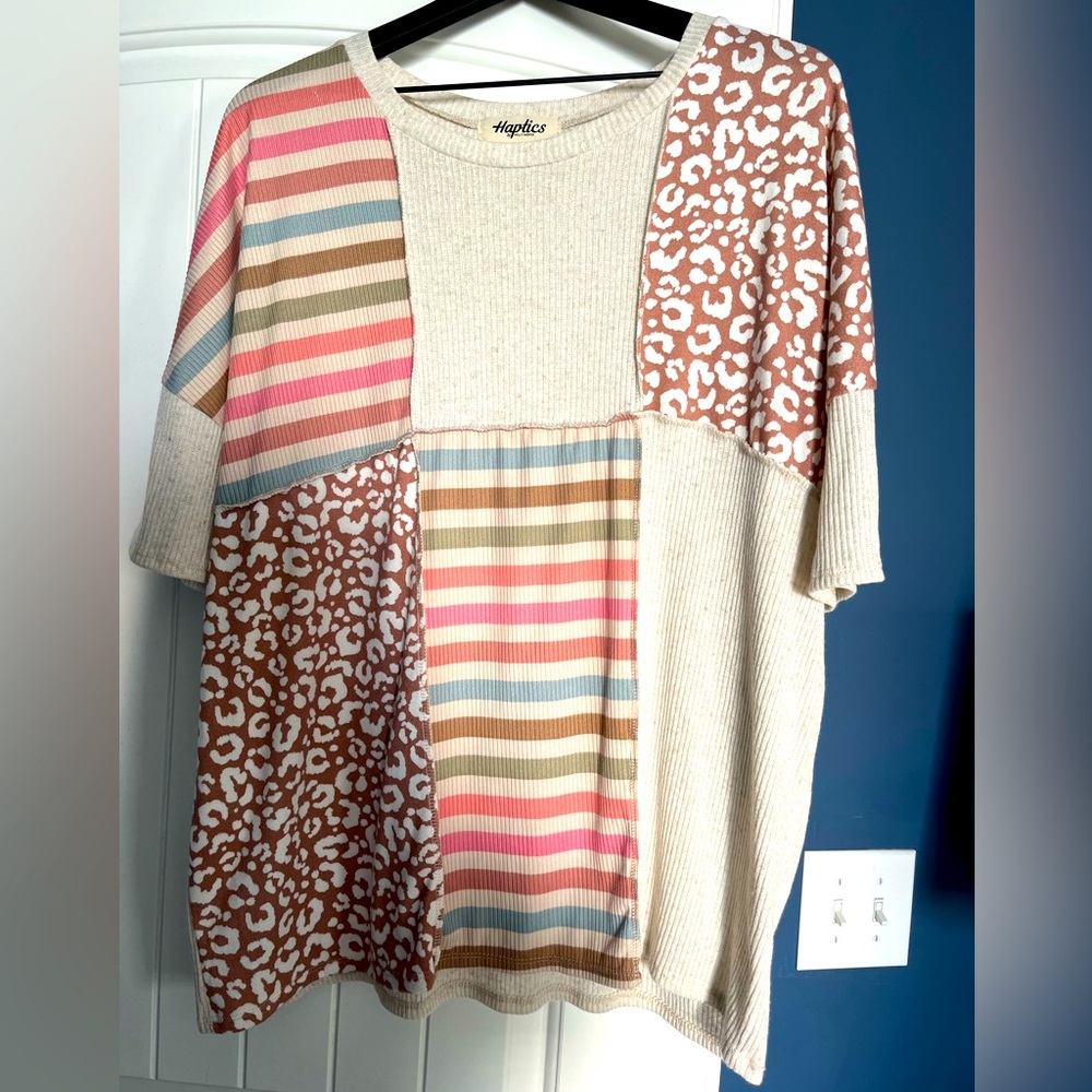 Unique tee
